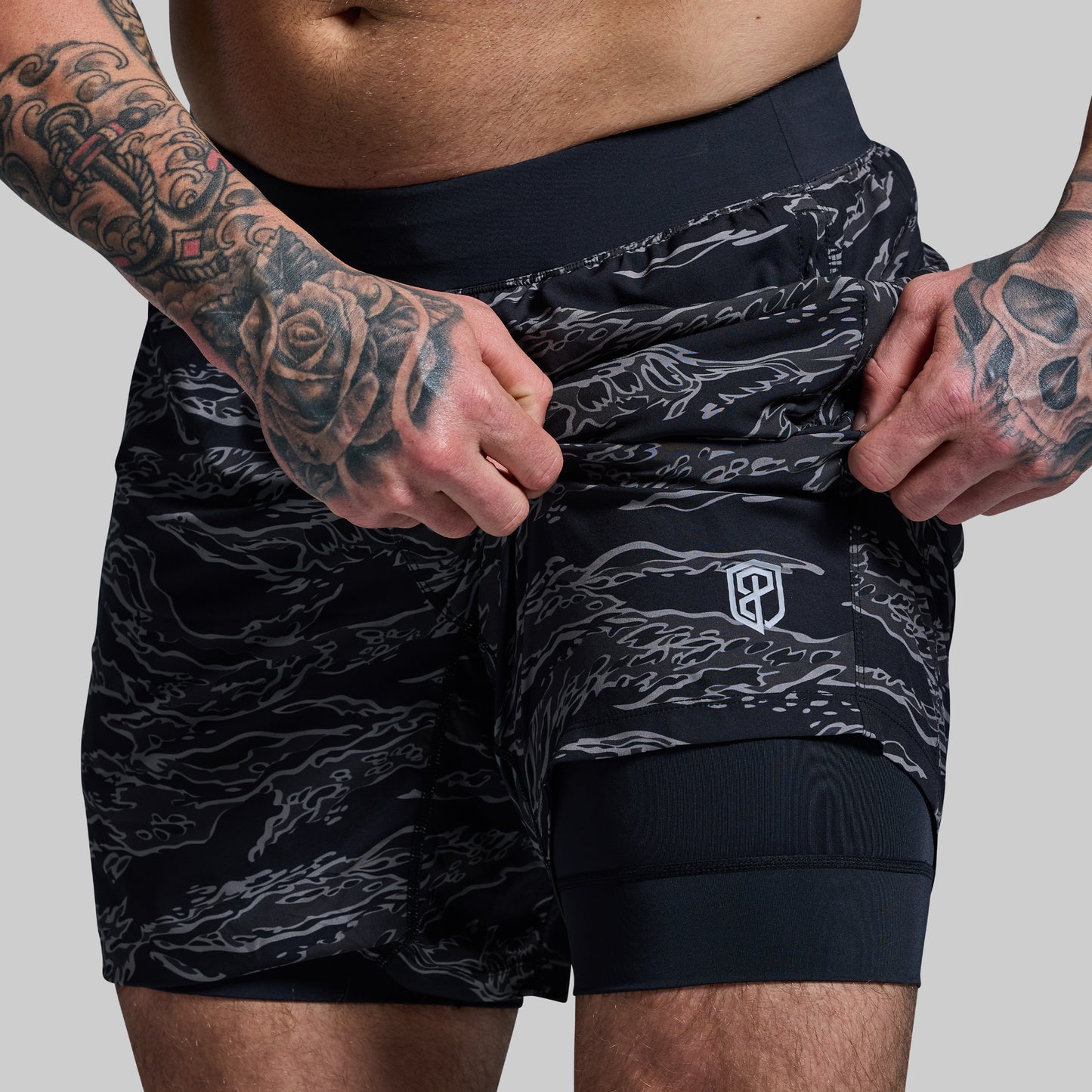 Versatile Short w/ Compression 7" (Night Tiger)