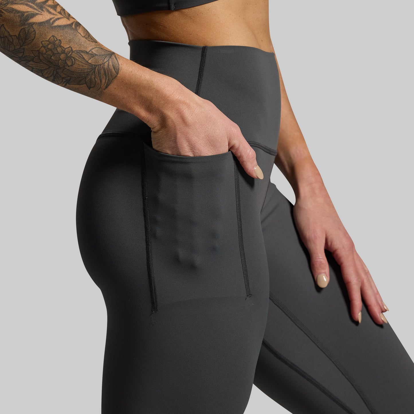 Your Go To 7/8 Legging w/ Pockets 2.0 (Gunmetal)