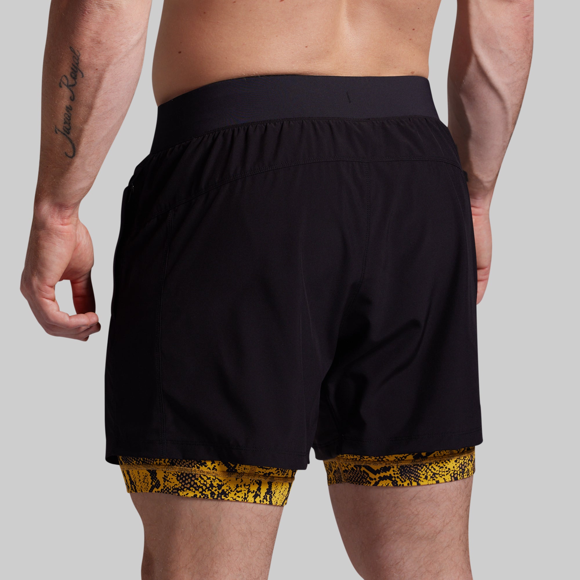 Versatile Short w/ Compression 5