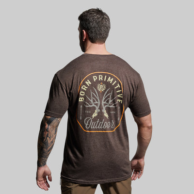 Outdoor Mule Deer Badge T-Shirt (Chestnut)