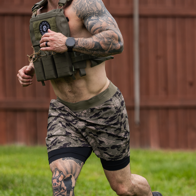 Versatile Short w/ Compression 5" (Mountain Camo)