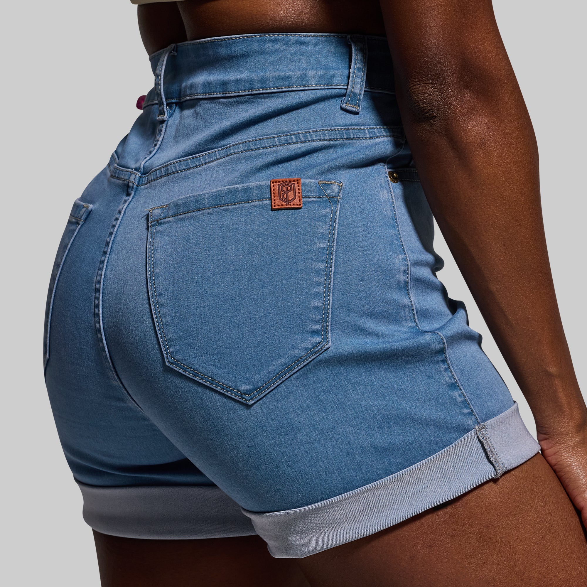 FLEX Light Wash High Rise Stretchy Mom Jean Short – Born Primitive