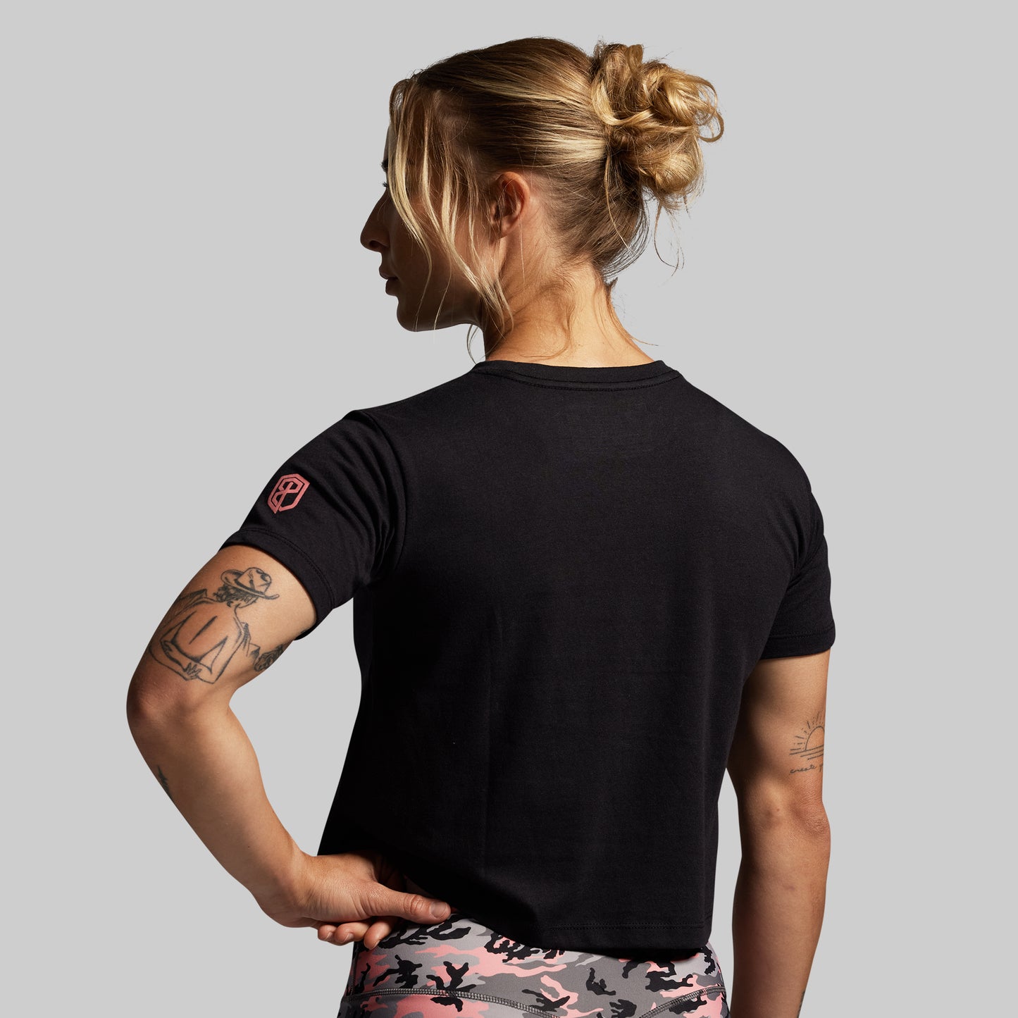 BP Flag Crop Tee (Black/Pink Woodland)